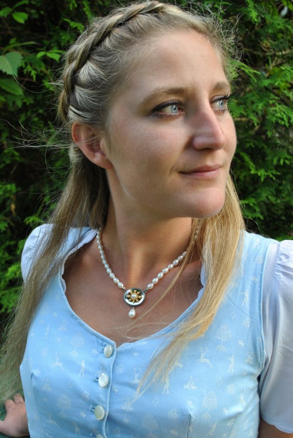 Dirndlschmuck mit Perlen mit Sternmotiv