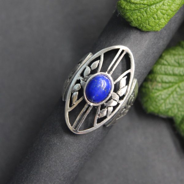 Moderner Trachten Ring in Silber und Lebensbaummotiv, gefasst mit Lapis (blau)
