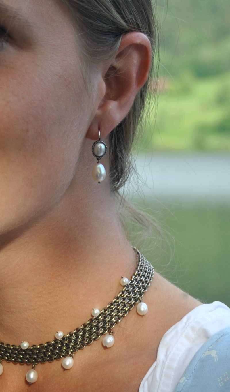 Dirndlschmuck Perlen: schöne Trachtenschmuck Ohrringe aus Silber mit Perle gefasst und Perlentropfen