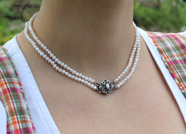 Perlencollier zum Dirndl