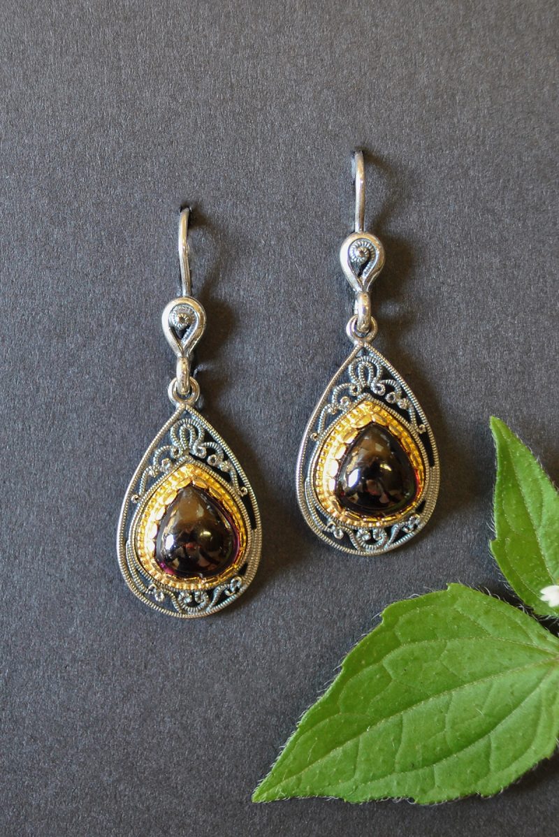 Silberne Ohrringe mit Granat