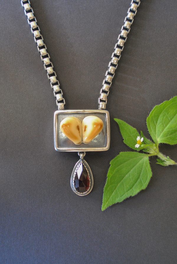 Moderner Jagdschmuck für Damen Kette mit Grandel und Granat