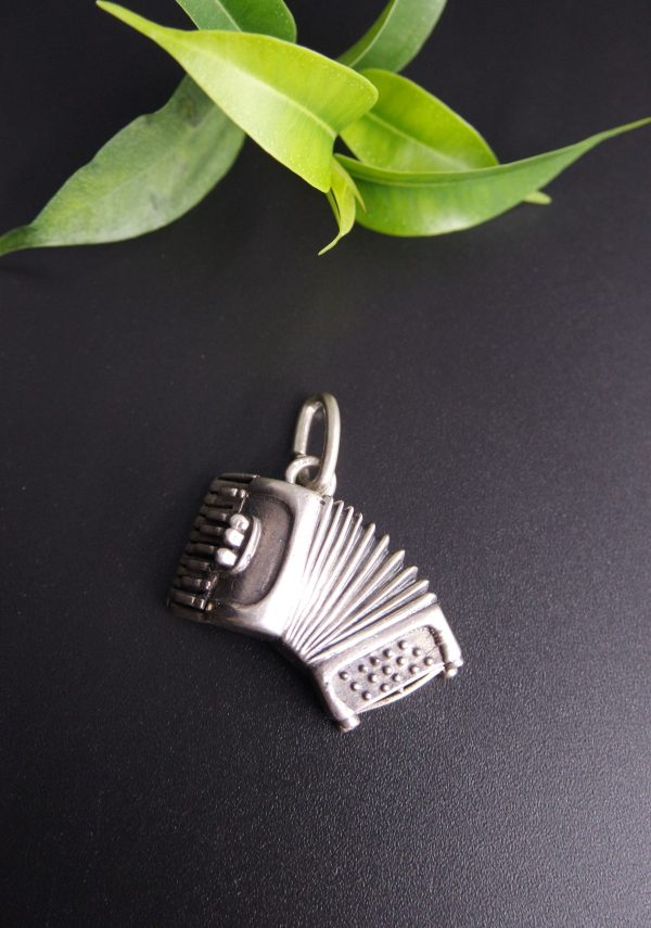 Anhänger für Uhrenkette, Motiv Ziehharmonika in Silber