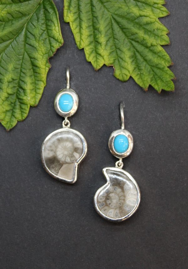 Sommerliche Ohrringe in Silber mit Ammonit und Türkis