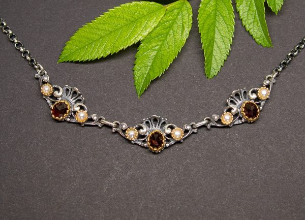 Trachtenkette zum Dirndl in Silber mit Granat und Perle, aus dem Ausseerland